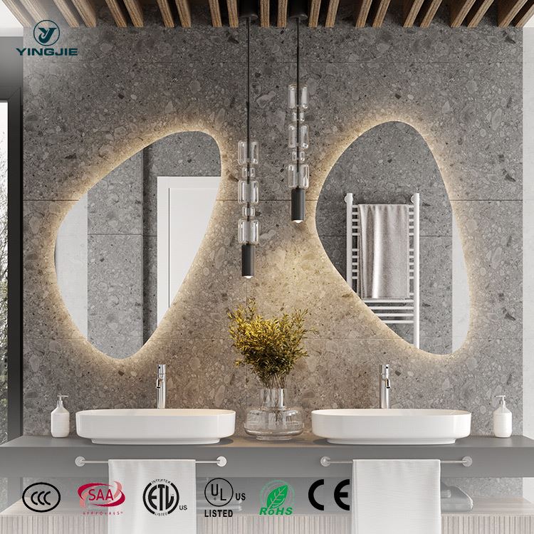 آینه حمام با نور پس زمینه به شکل ارگانیک